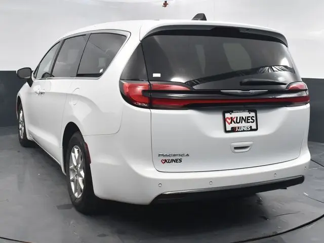 2023 Chrysler Pacifica Touring L – A Smart Choice for Modern Families