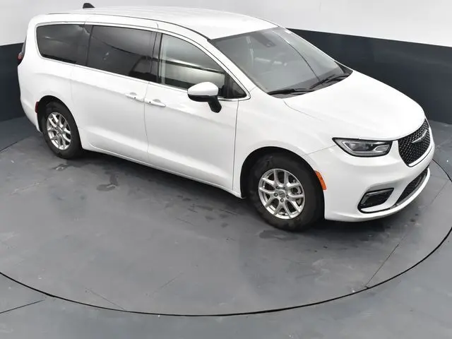 2023 Chrysler Pacifica Touring L – A Smart Choice for Modern Families