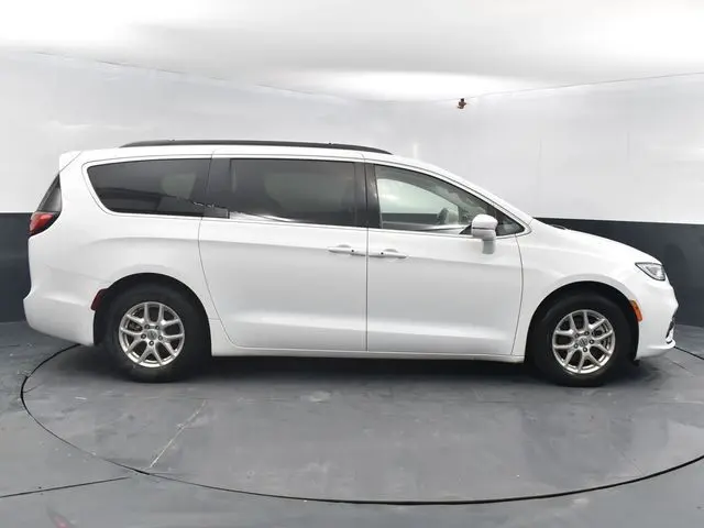 2022 Chrysler Pacifica Touring L – Comfort, Space & Tech in One Smart Package