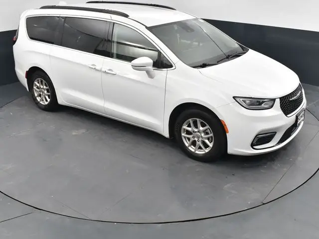 2022 Chrysler Pacifica Touring L – Comfort, Space & Tech in One Smart Package