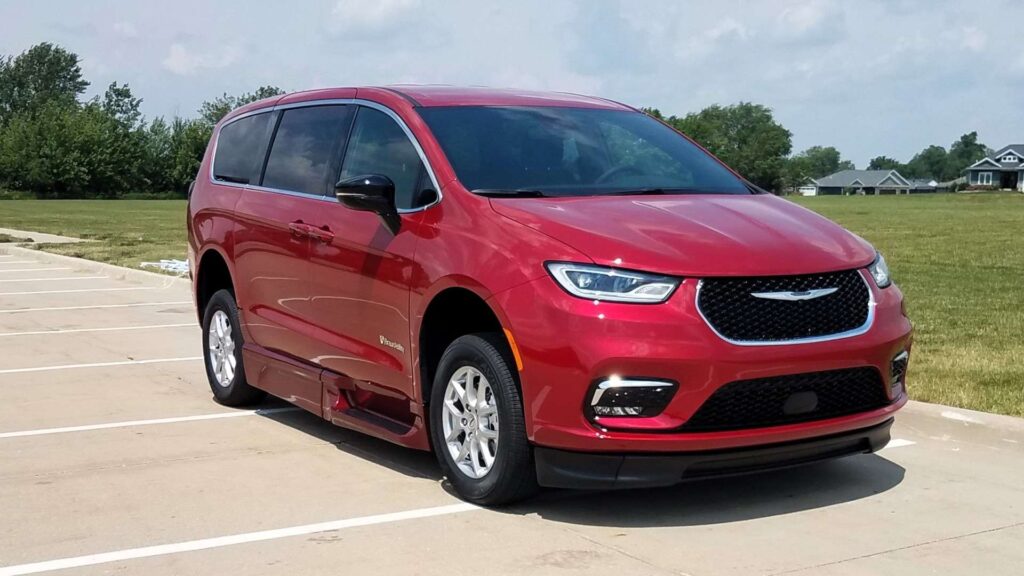 2025 Red Hot Pearl Chrysler Pacifica Select with Braun XT Wheelchair Conversion.