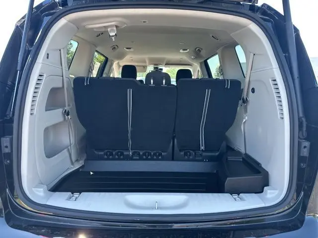 2023 Chrysler Voyager LX – Fully Mobility-Equipped Passenger Van