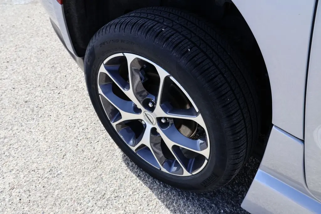 2022 Chrysler Pacifica Limited – Luxury Meets Family Functionality