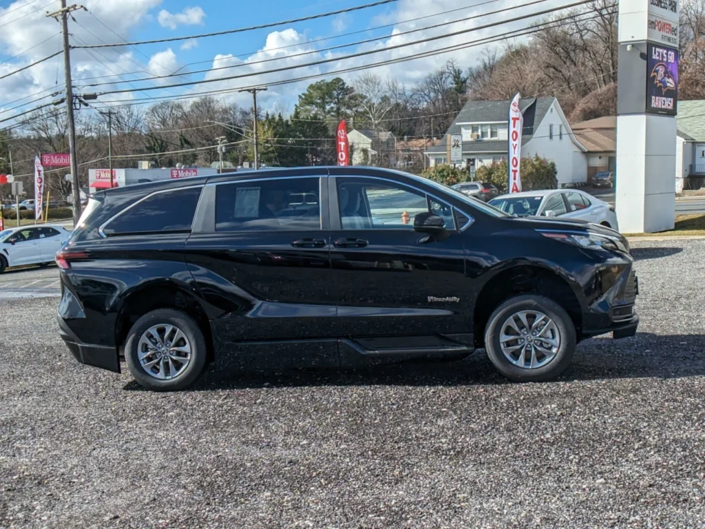 BraunAbility Toyota Sienna Hybrid – The Ultimate Wheelchair Accessible Hybrid Van