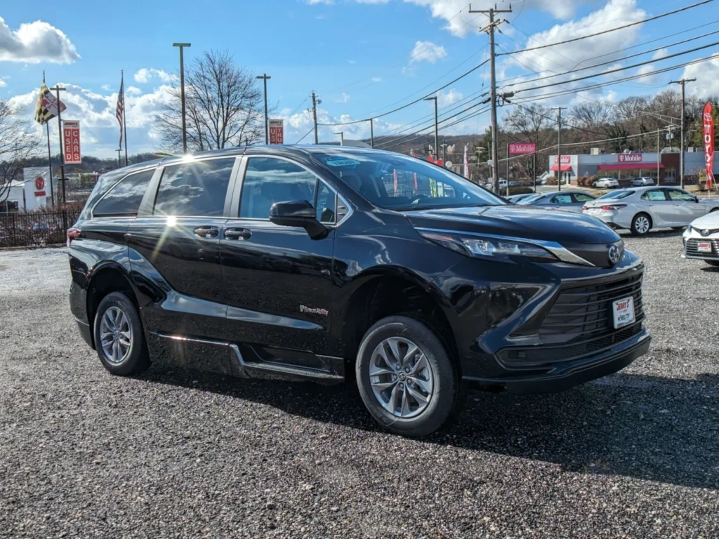 BraunAbility Toyota Sienna Hybrid – The Ultimate Wheelchair Accessible Hybrid Van