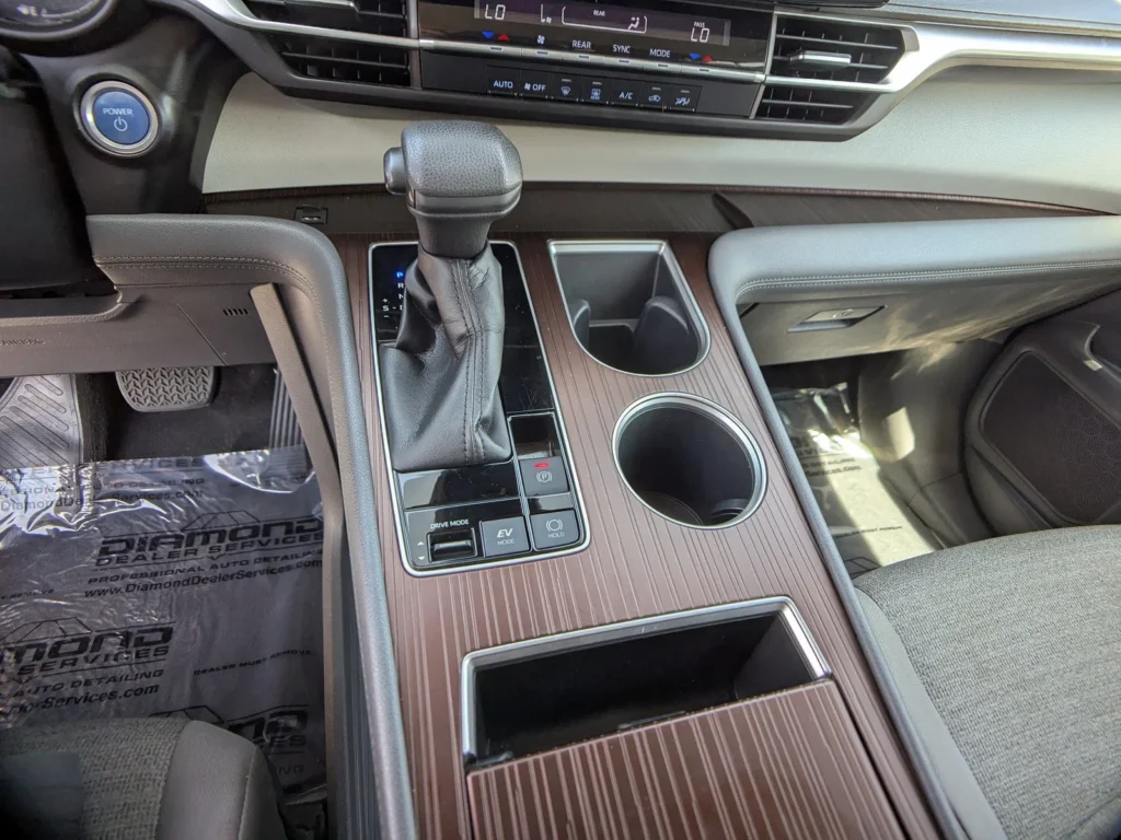 2021 Toyota Sienna LE – Roomy, Reliable, and Hybrid-Efficient