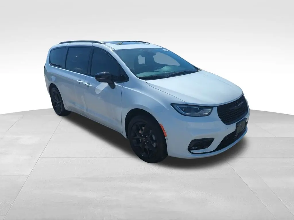 2025 Chrysler Pacifica Limited – Luxury Meets Versatility