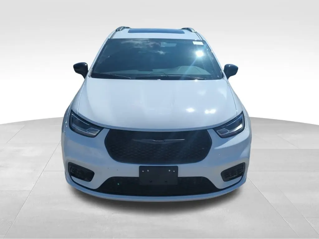 2025 Chrysler Pacifica Limited – Luxury Meets Versatility