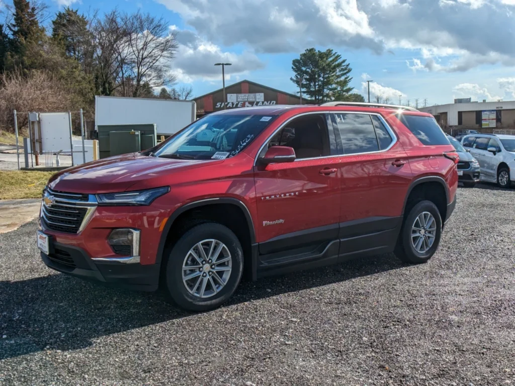 2023 Chevrolet Traverse 1LT BraunAbility – Power In-Floor Ramp SUV