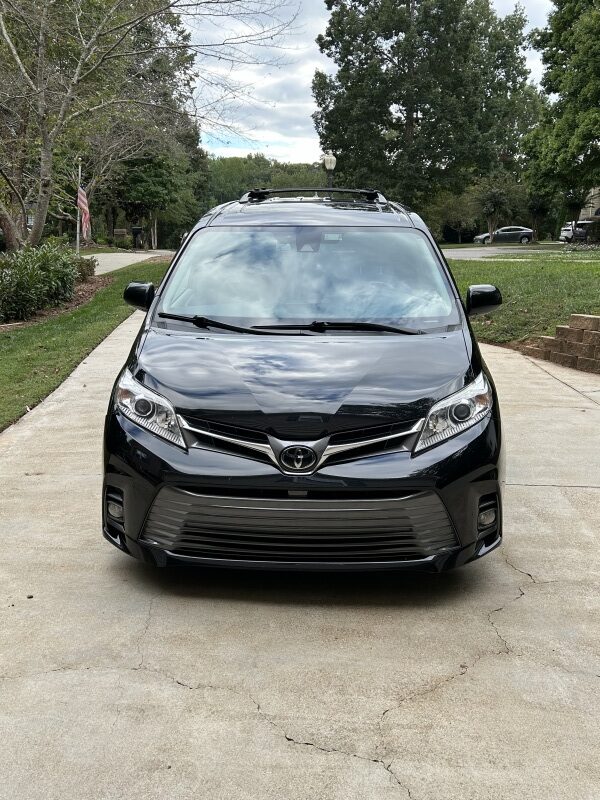 Toyota 2018 Mini Van Sienna Used Gasoline