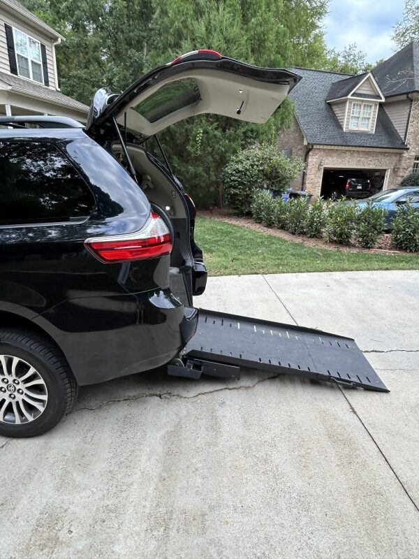 Toyota 2018 Mini Van Sienna Used Gasoline
