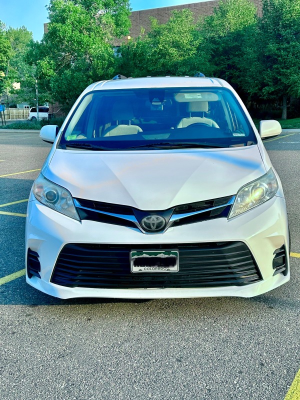 Toyota 2018 Mini Van Sienna Used