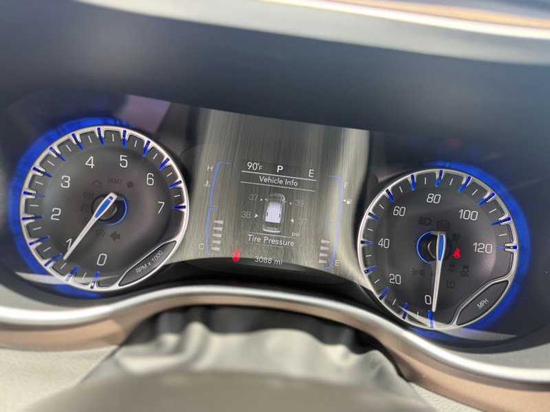 Chrysler 2022 SUV Used Gasoline